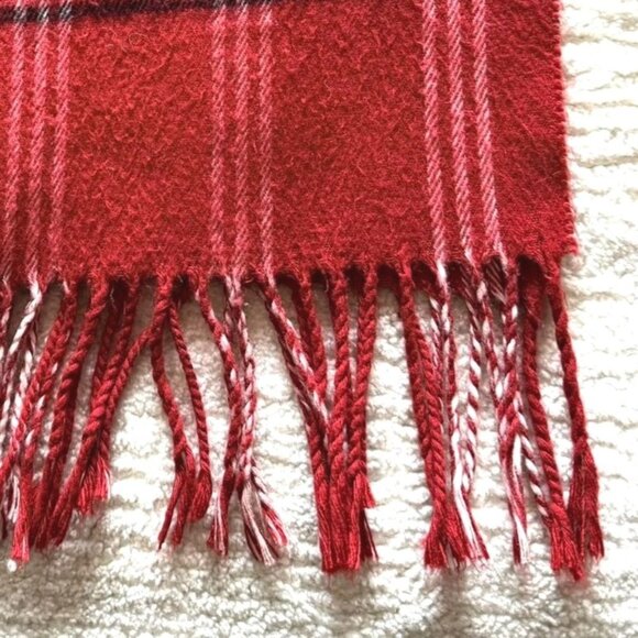 Vintage Red Tartan Plaid Wool Scarf 56inx10in Classic Scottish Style Winter Wrap - Picture 3 of 6